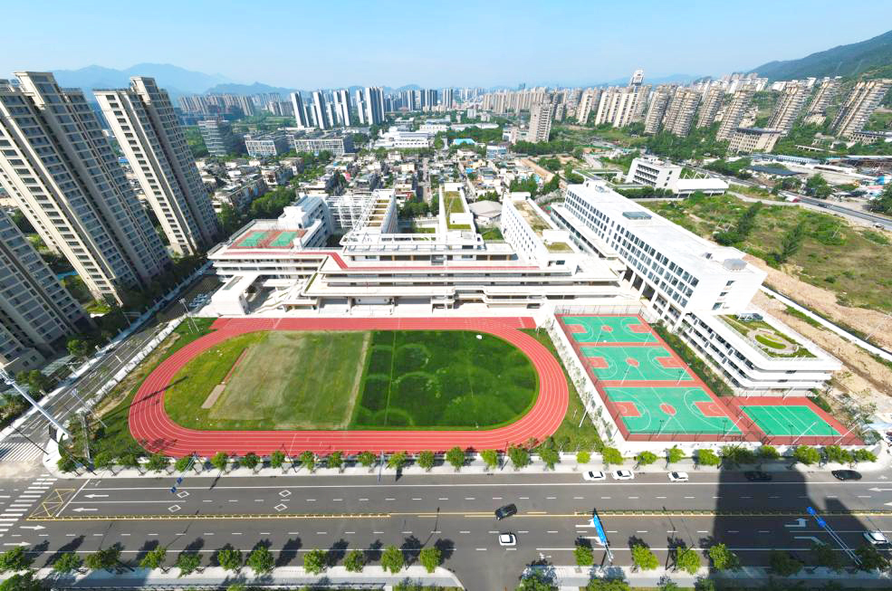 灵山学校2.jpg